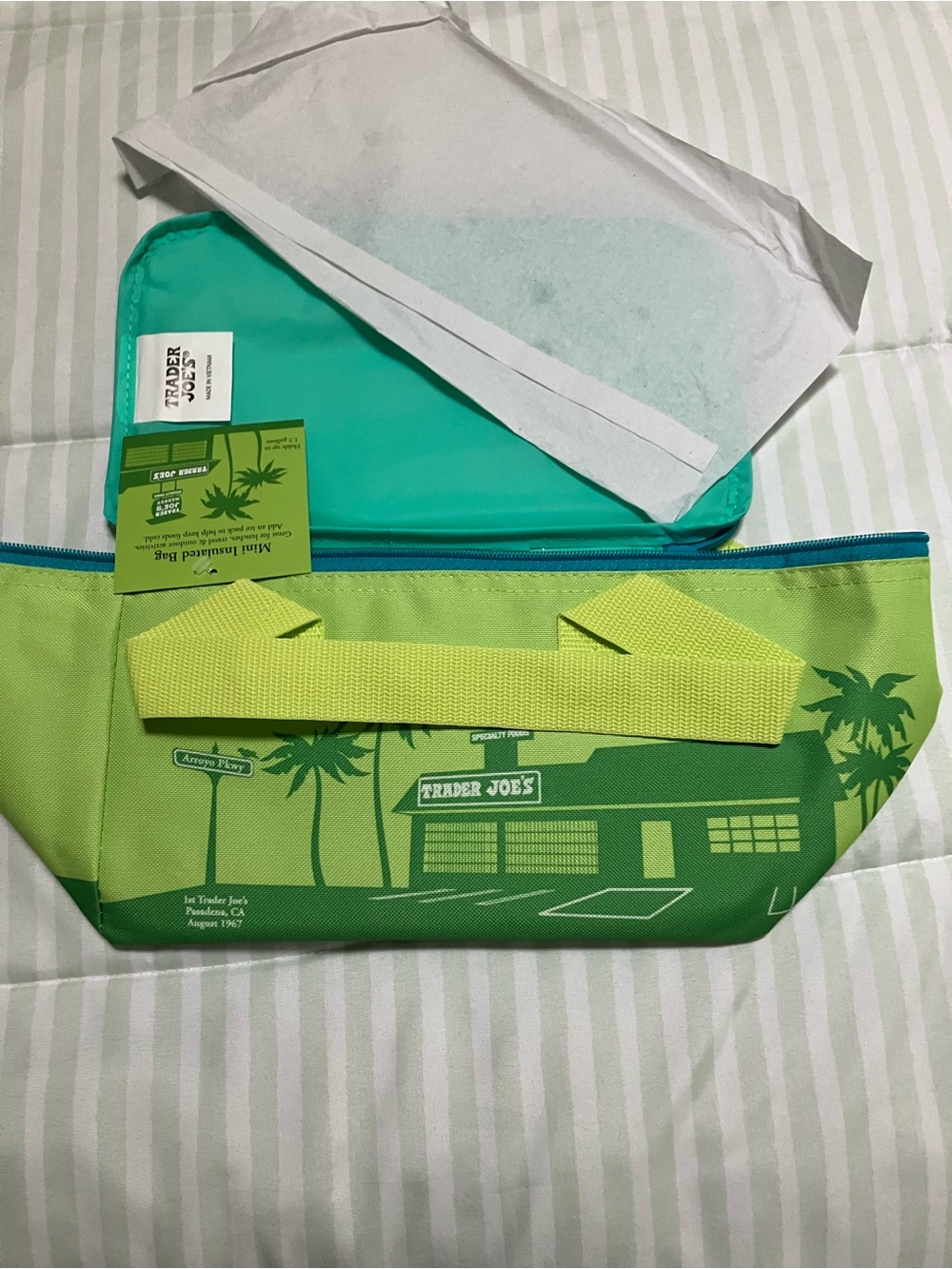Trader Joe's Lime Green Mini Insulated Bag - Picture 2 of 4